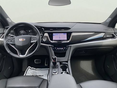 Certified 2025 Cadillac XT6 Sport w/ LPO, Floor Liner Package AWD/4WD image 17
