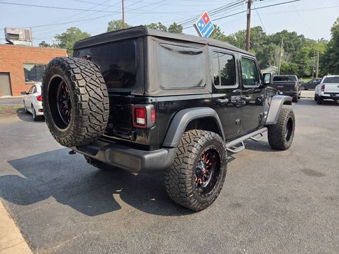 Used 2018 Jeep Wrangler Unlimited Sport S AWD/4WD image 5