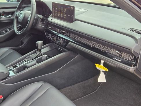 Used 2025 Honda Accord Sport image 26
