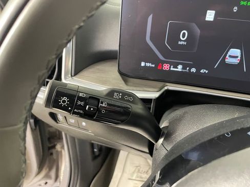 Certified 2024 Kia Sorento SX Prestige w/ Sage Leather Package image 12