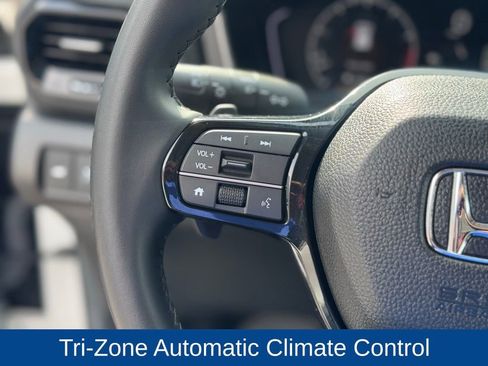 Used 2025 Honda Pilot EX-L image 15