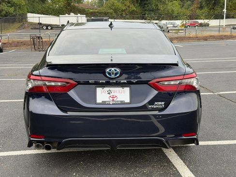 Used 2022 Toyota Camry XSE image 6