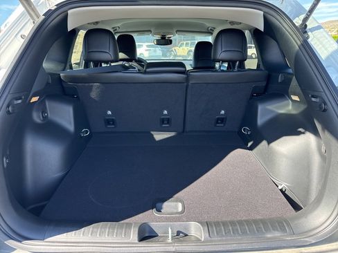 New 2023 Jeep Cherokee Altitude Lux image 8