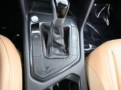 Used 2024 Volkswagen Tiguan SE R-Line FWD image 29