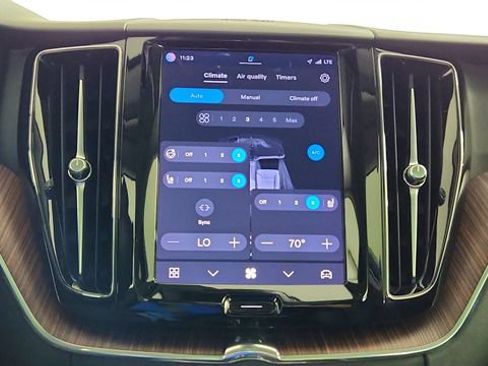 Certified 2023 Volvo XC60 T8 Plus AWD/4WD image 22