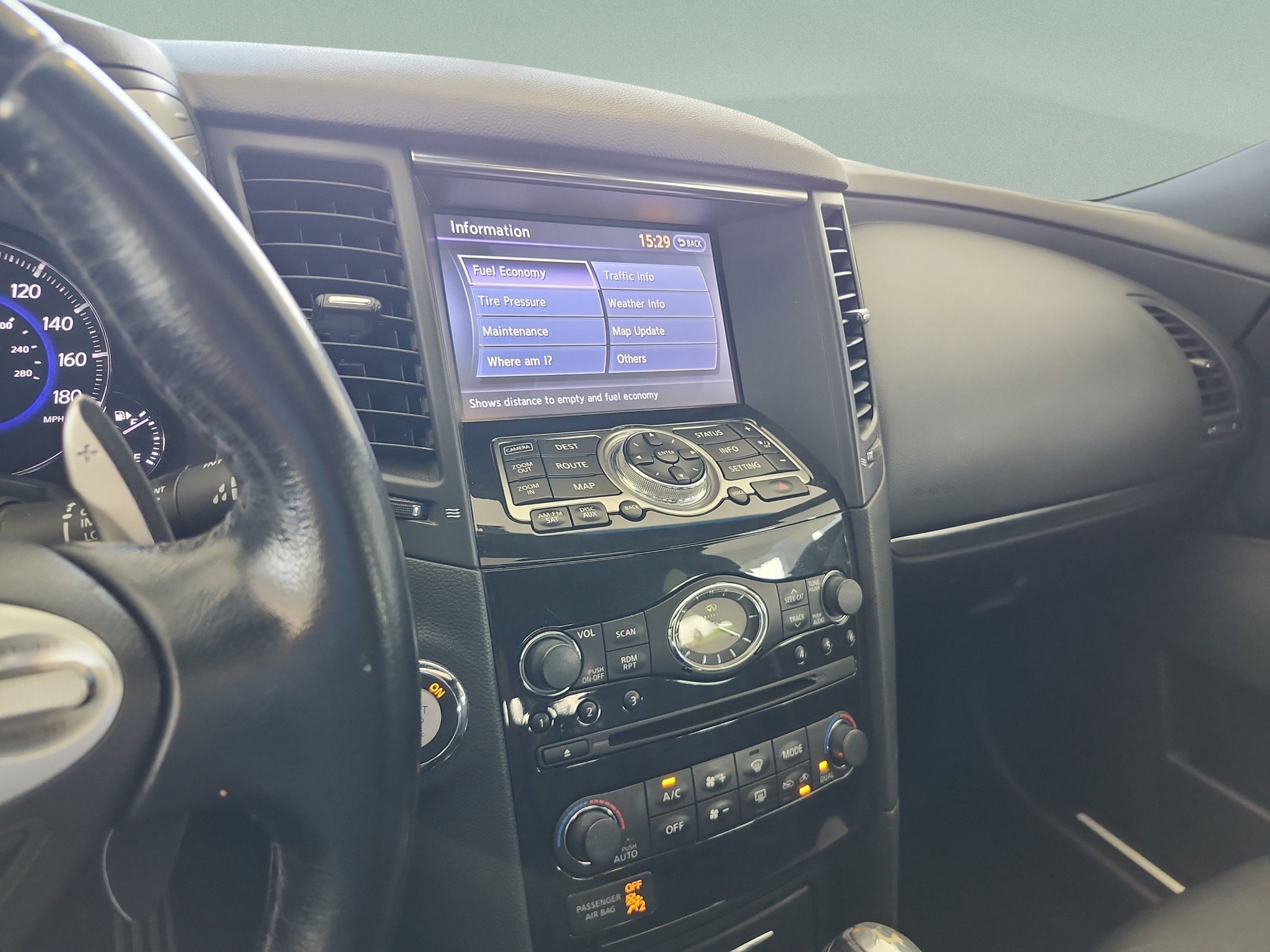 Used 2016 INFINITI QX70 2WD w/ Premium Package image 12
