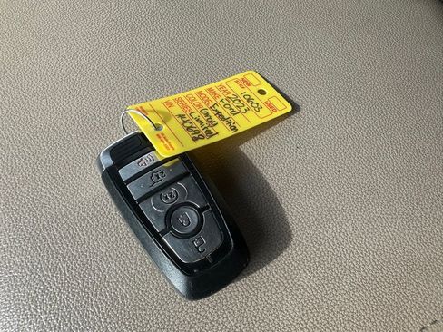 Used 2023 Ford Expedition Max Limited image 8