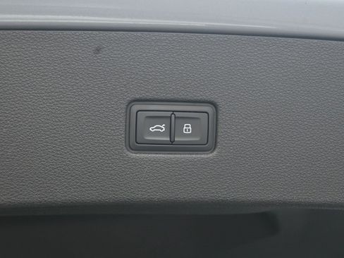 Used 2025 Audi RS Q8 performance w/ RS Design Package - Red image 18