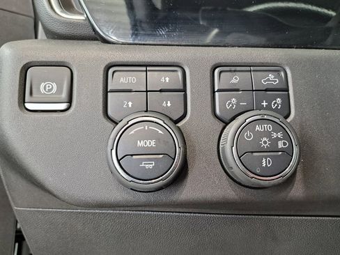 Used 2024 Chevrolet Silverado 1500 LT Trail Boss w/ Convenience Package II image 13