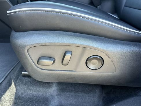 Used 2025 Buick Enclave Preferred image 16