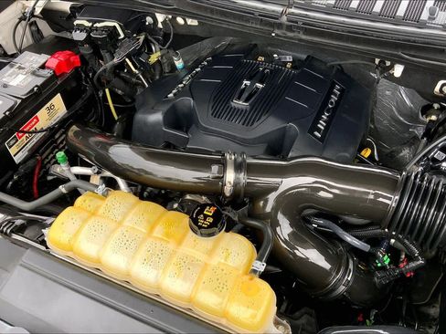 Used 2019 Lincoln Navigator Reserve AWD/4WD image 33