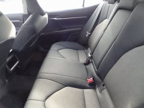 Used 2022 Toyota Camry LE image 9
