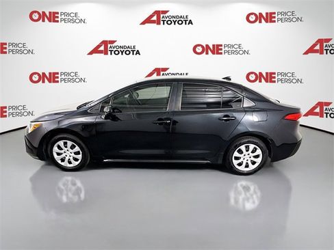 Used 2021 Toyota Corolla LE image 4
