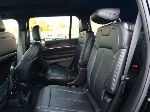 New 2026 Jeep Grand Cherokee L Limited AWD/4WD image 30