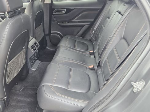 Used 2018 Jaguar F-PACE Prestige image 5