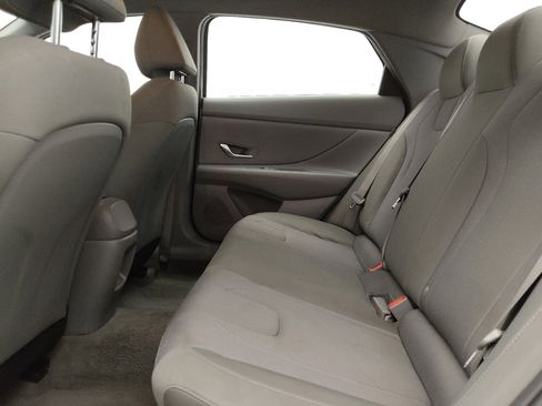 Used 2024 Hyundai Elantra SE image 18