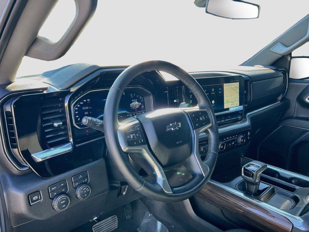 Used 2025 Chevrolet Silverado 1500 RST AWD/4WD image 9