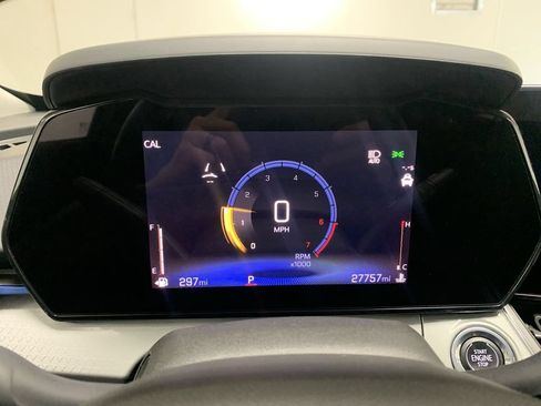 Used 2024 Chevrolet Trax LT w/ Driver Confidence Package FWD image 28