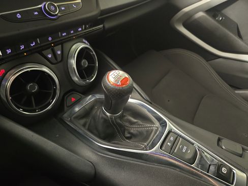 Certified 2021 Chevrolet Camaro LT image 23