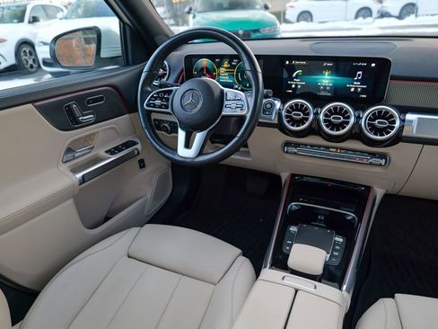 Used 2021 Mercedes-Benz GLB 250 4MATIC image 31