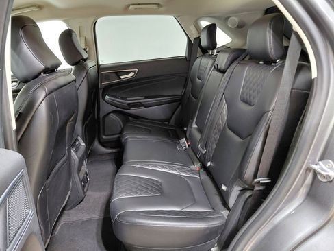 Used 2024 Ford Edge Titanium image 39