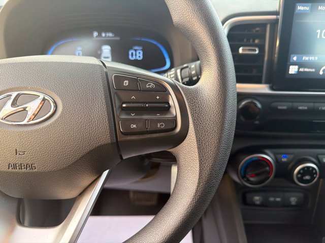 Used 2023 Hyundai Venue SE w/ Cargo Package FWD image 18