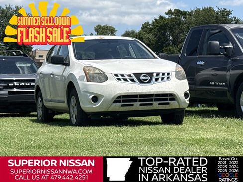 Used 2015 Nissan Rogue S FWD image 1