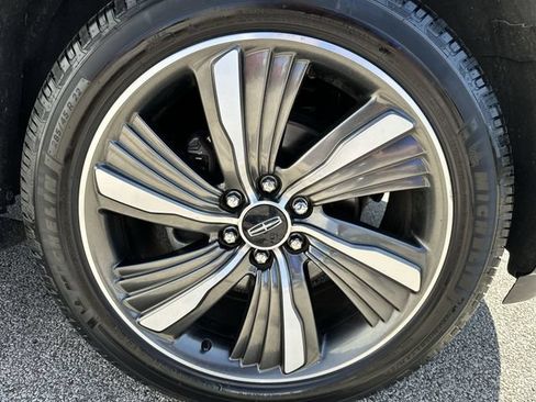 Used 2019 Lincoln Navigator Reserve AWD/4WD image 21