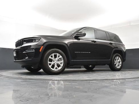 Used 2023 Jeep Grand Cherokee Limited image 21