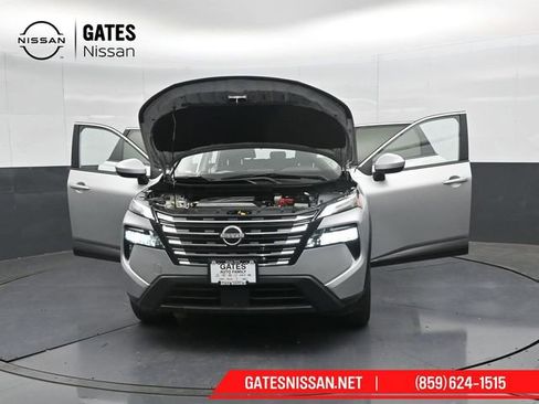 Used 2025 Nissan Rogue SV AWD/4WD image 62