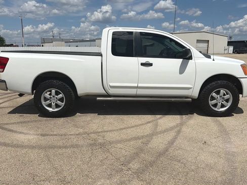 Used 2014 Nissan Titan SV w/ SV Value Truck Package AWD/4WD image 6