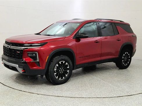 New 2026 Chevrolet Traverse Z71 w/ Driver Confidence Package image 3