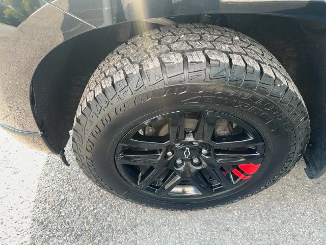 Used 2022 Chevrolet Silverado 1500 RST w/ Redline Edition AWD/4WD image 4