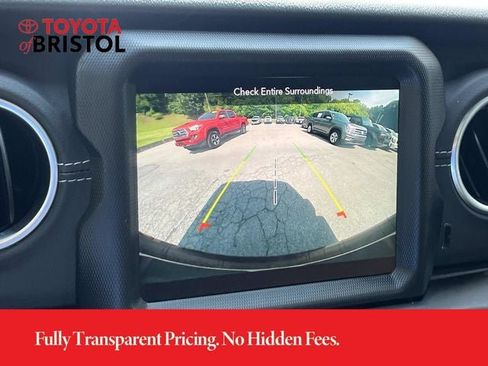 Used 2023 Jeep Wrangler Unlimited Sahara w/ Cold Weather Group AWD/4WD image 34