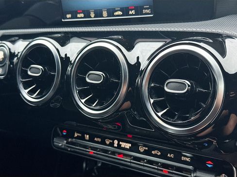 Used 2020 Mercedes-Benz CLA 250 image 33