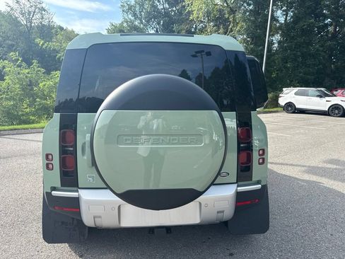 Certified 2023 Land Rover Defender 110 75th Limited Edition AWD/4WD image 7