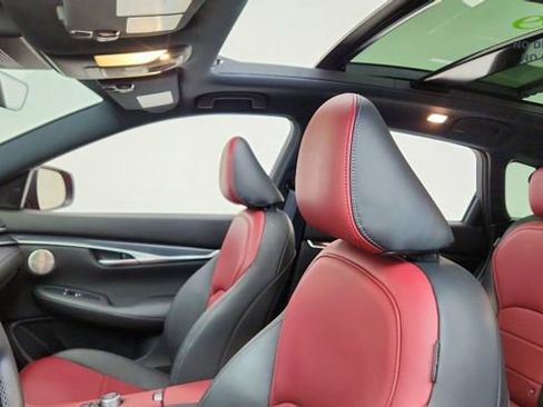 Used 2023 INFINITI QX50 Sport image 32