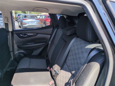 Used 2018 Nissan Rogue Sport SV FWD image 21