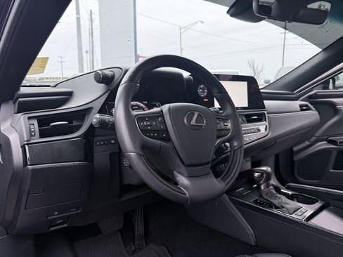 Used 2023 Lexus ES 300h w/ Luxury Package image 9