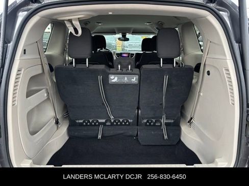 Used 2017 Chrysler Pacifica Touring image 17