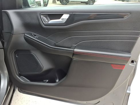 Used 2025 Ford Escape ST-Line image 9