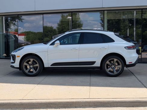 Certified 2026 Porsche Macan AWD/4WD image 2