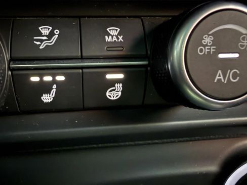 Used 2022 Alfa Romeo Stelvio Ti image 27