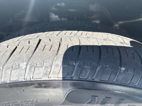 Used 2017 Ford Edge Titanium w/ Equipment Group 301A FWD image 32