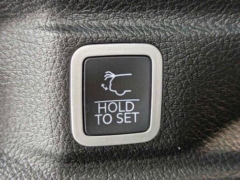 Used 2021 Jeep Grand Cherokee L Limited w/ Luxury Tech Group II AWD/4WD image 13