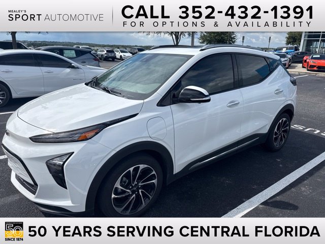 Used 2022 Chevrolet Bolt EUV Premier w/ Sun & Sound Package FWD image 1
