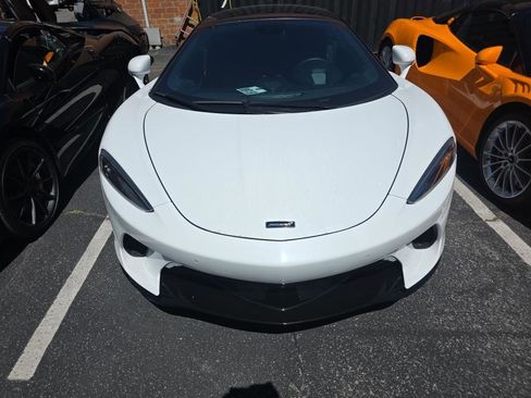 Used 2023 McLaren GT image 3