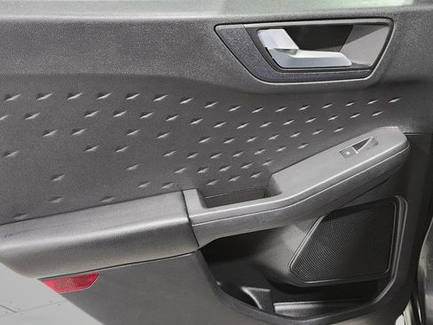 Used 2020 Ford Escape SEL image 30