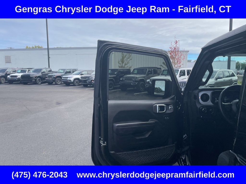 Used 2024 Jeep Wrangler Unlimited w/ Convenience Group AWD/4WD image 48