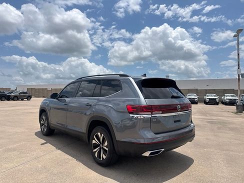 Used 2024 Volkswagen Atlas SE FWD image 16